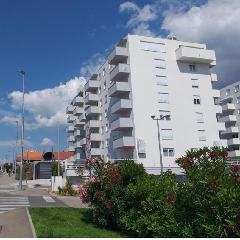 Cozy Niko Apartment - Private Parking And Balcony Zadar Exterior foto